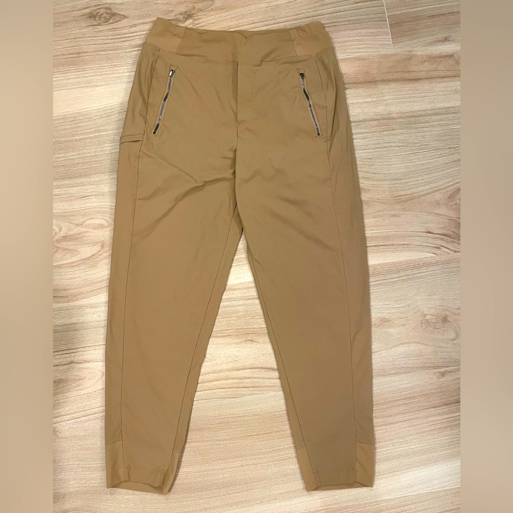 Athleta Trekkie North Jogger - Khaki - Size 8 - Excellent Condition